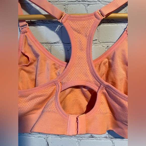 La Vie En Rose Sports bra - Picture 5 of 8